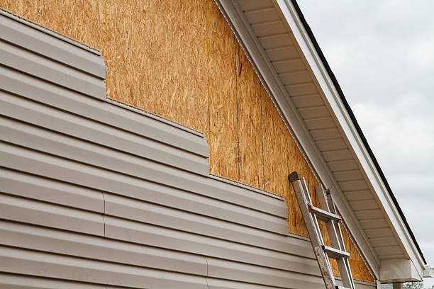 Professional Siding Inspection technician working in Sherwood, MD